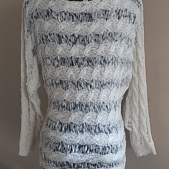 💜5 for $25.00💜 Moth XS delicate, lightweight. - Picture 4 of 7